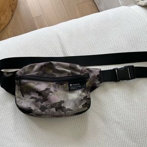 Lululemon camo belt bag